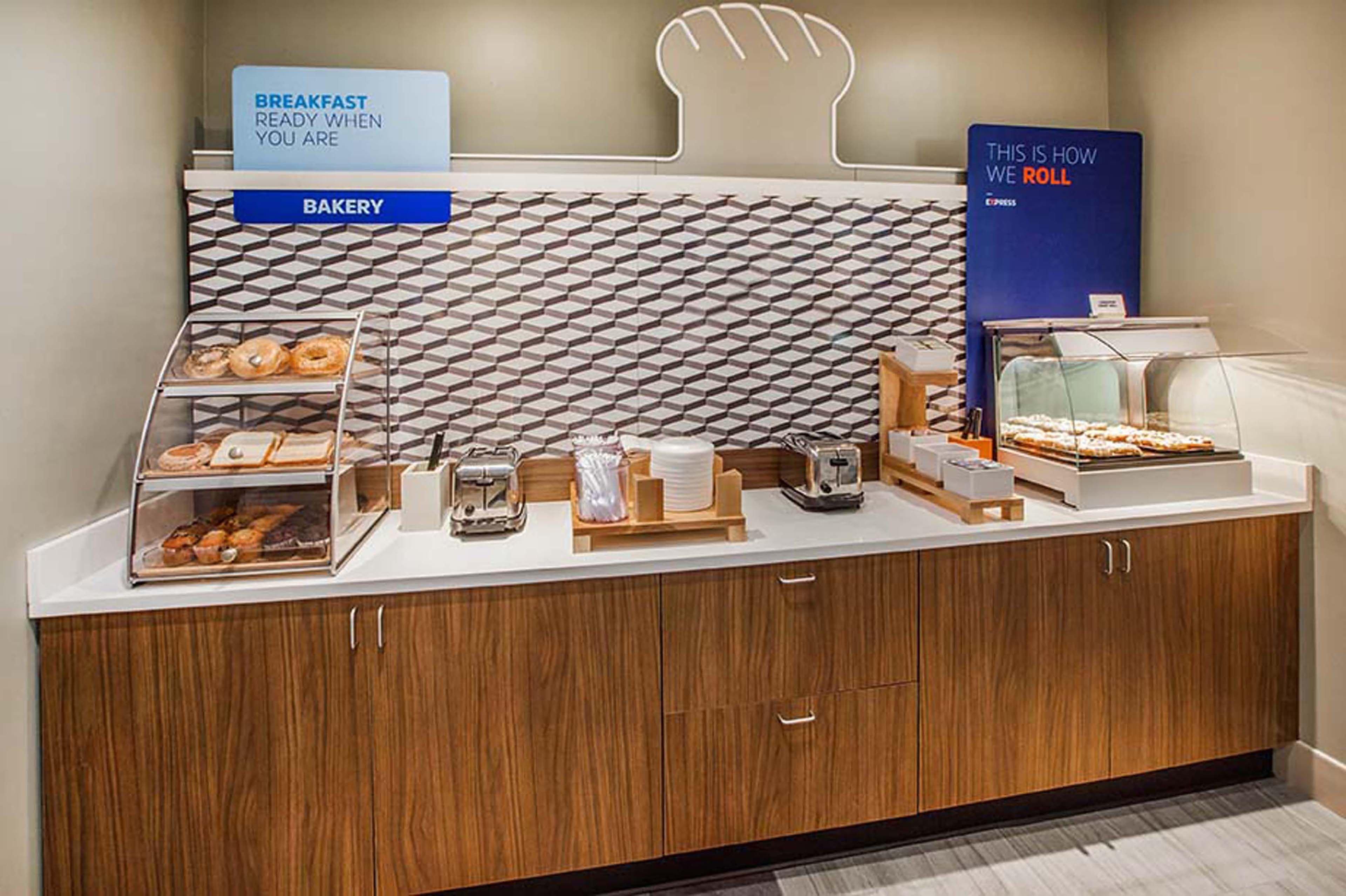 Holiday Inn Express Santa Rosa By Ihg Екстериор снимка